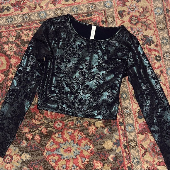 NWOT Lululemon wunder train top - Picture 2 of 5